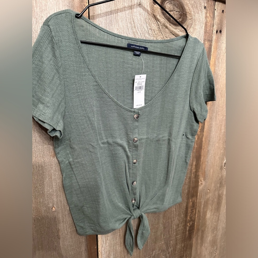 American Eagle Pointelle Button Front Tie Knot T-Shirt in Green Size Medium - Picture 3 of 16